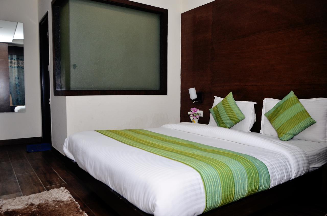 Oyo 18753 Hotel Glance Inn New Delhi Exterior foto