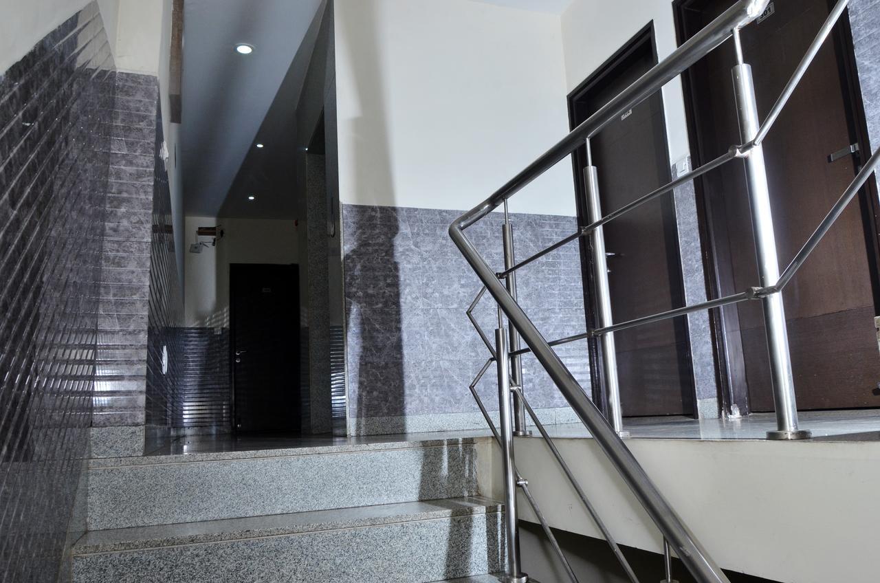 Oyo 18753 Hotel Glance Inn New Delhi Exterior foto