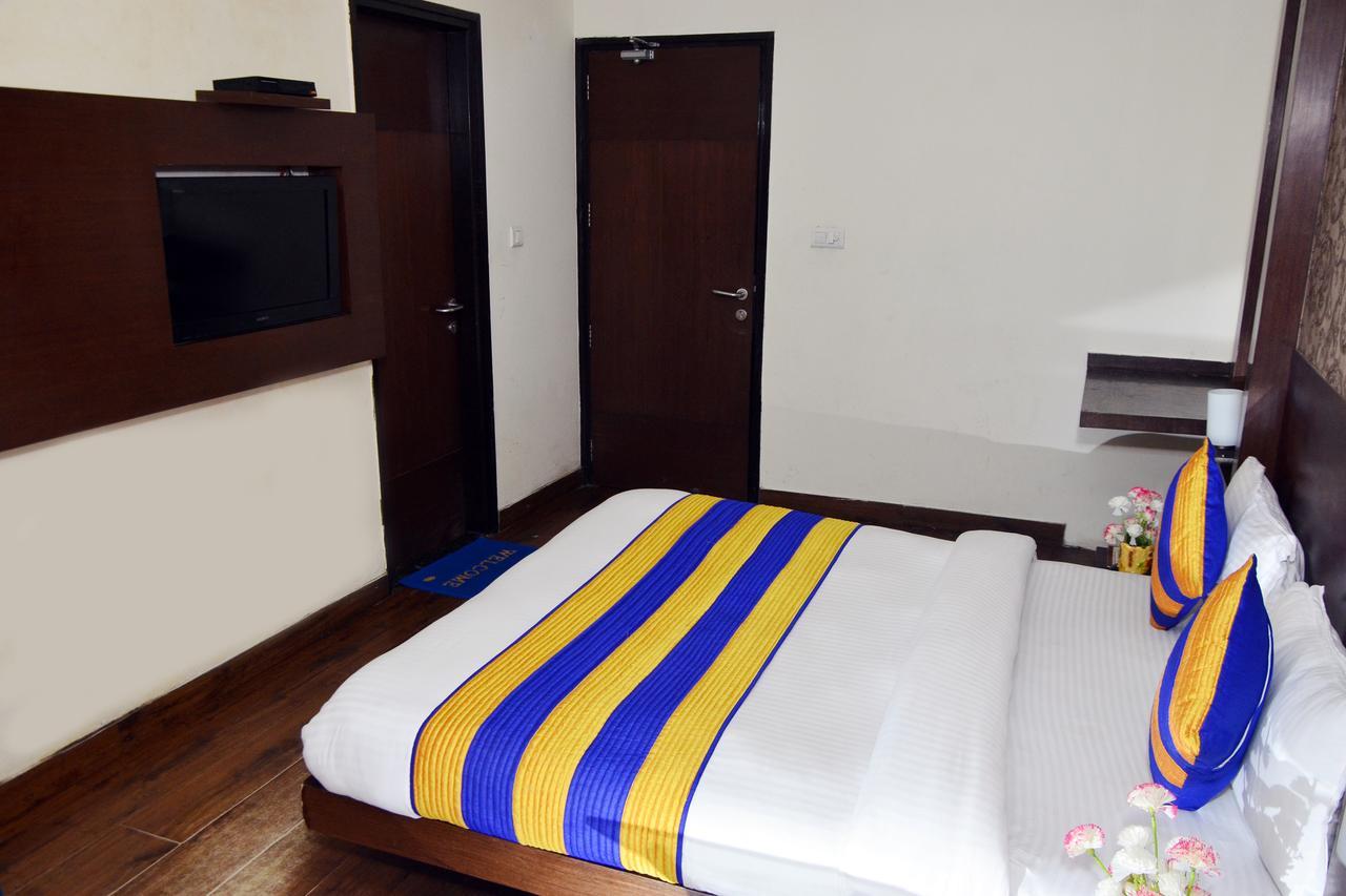 Oyo 18753 Hotel Glance Inn New Delhi Exterior foto