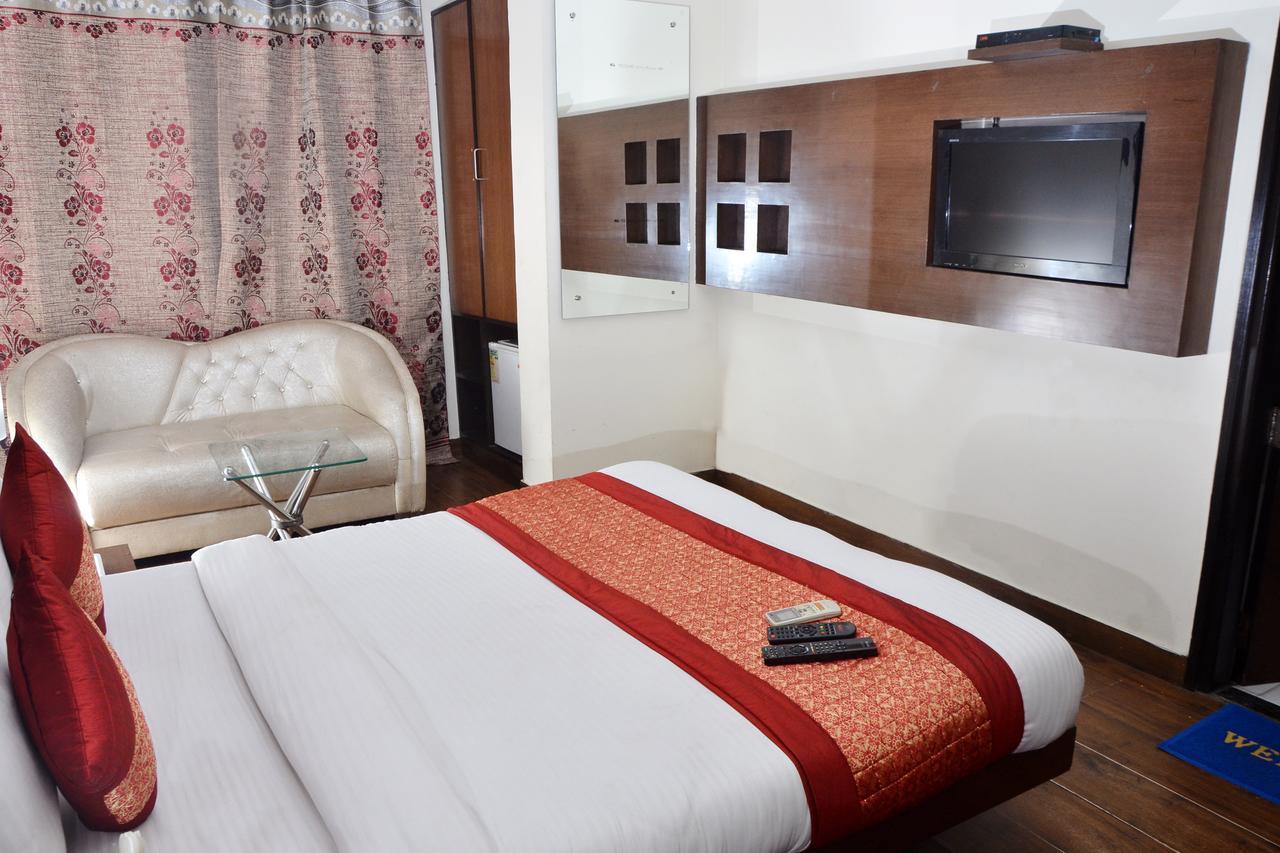 Oyo 18753 Hotel Glance Inn New Delhi Exterior foto